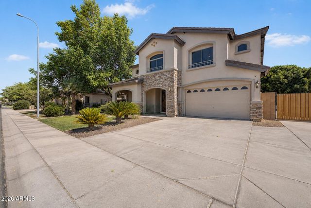 1375 E LOCUST Drive, Chandler, AZ 85286