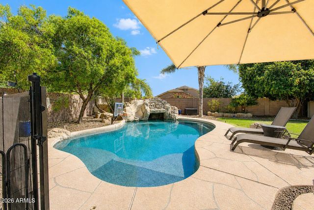 1375 E LOCUST Drive, Chandler, AZ 85286
