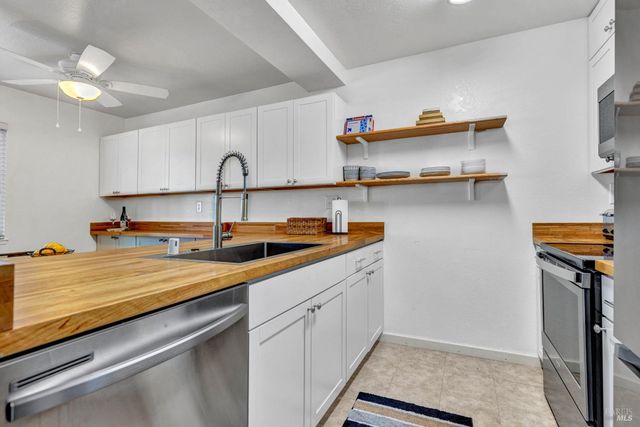 61 Parrott St, Vallejo, CA 94590