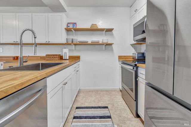 61 Parrott St, Vallejo, CA 94590