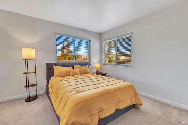 61 Parrott St, Vallejo, CA 94590