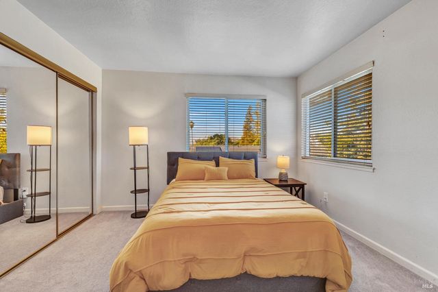 61 Parrott St, Vallejo, CA 94590