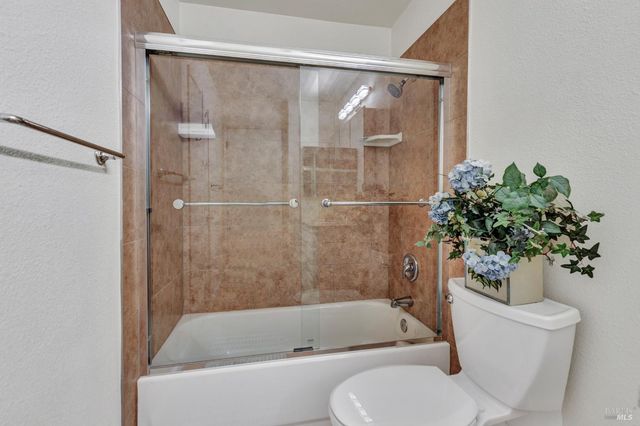 61 Parrott St, Vallejo, CA 94590