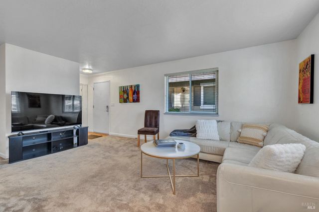 61 Parrott St, Vallejo, CA 94590