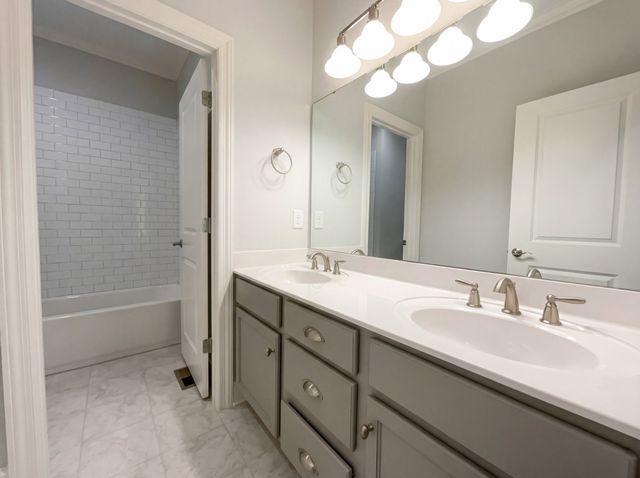 1621 Alayna Dr, Nashville, TN 37221