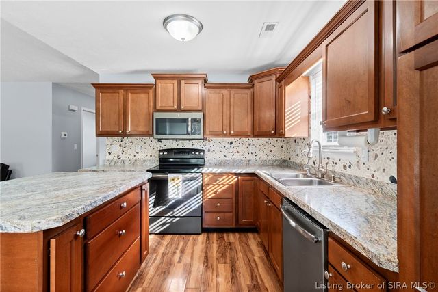 3703 Parkview Way, Jeffersonville, IN 47130