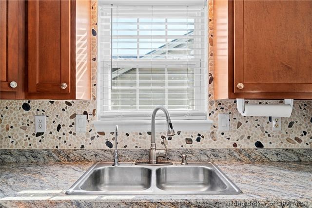 3703 Parkview Way, Jeffersonville, IN 47130