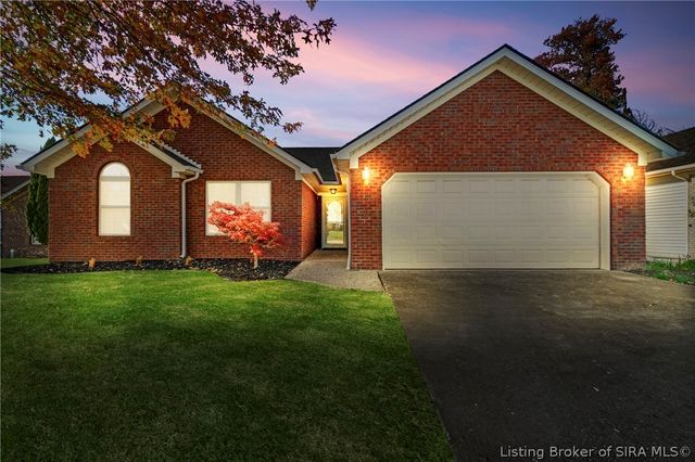 3703 Parkview Way, Jeffersonville, IN 47130