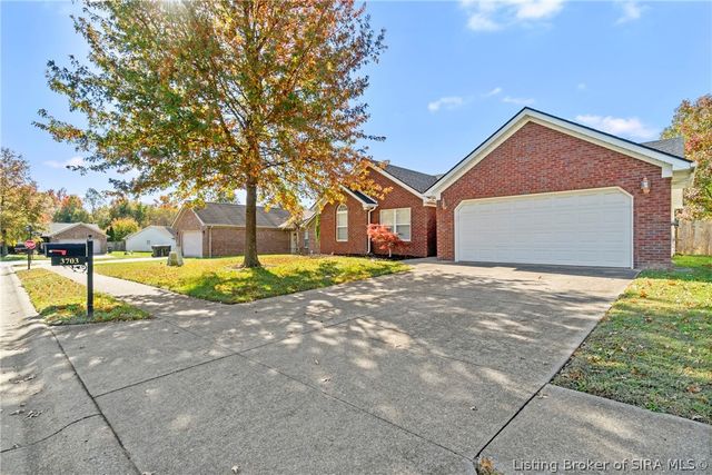 3703 Parkview Way, Jeffersonville, IN 47130