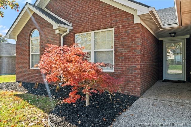 3703 Parkview Way, Jeffersonville, IN 47130