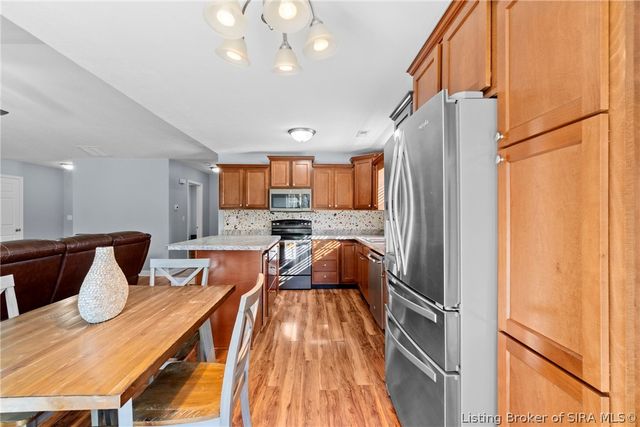 3703 Parkview Way, Jeffersonville, IN 47130