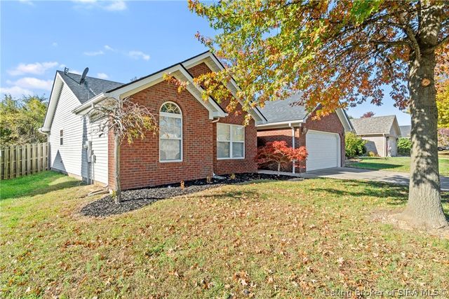 3703 Parkview Way, Jeffersonville, IN 47130