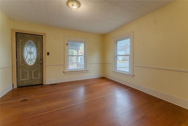 36 Warden St Street, Bath, NY 14810