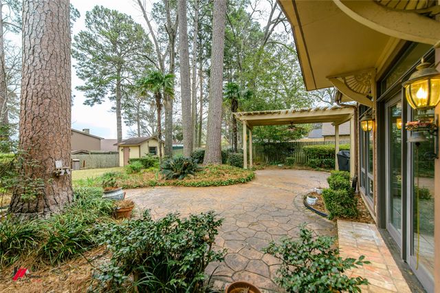 8705 Glen Haven Drive, Shreveport, LA 71106