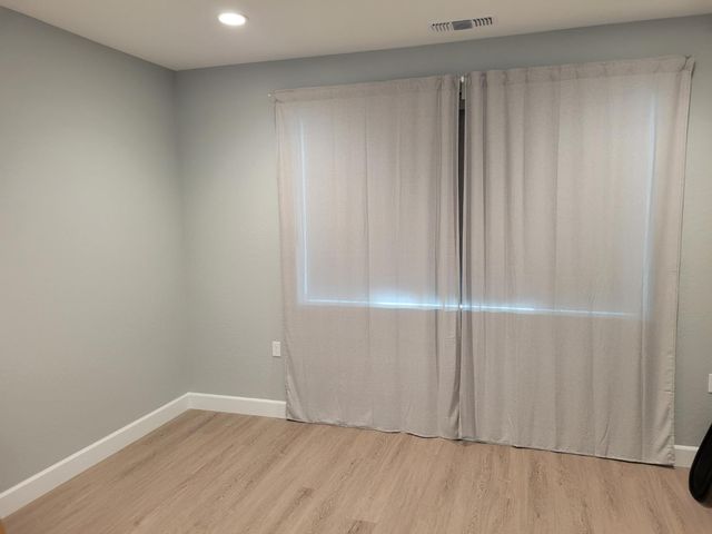 2114 Laverne Ave, Fresno, CA 93722