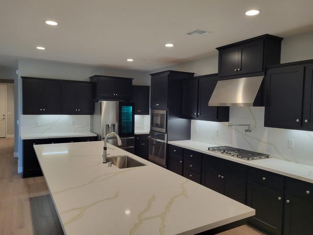 2114 Laverne Ave, Fresno, CA 93722
