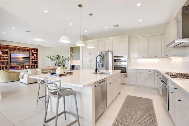 8289 Royal County Down Road, Boca Raton, FL 33434