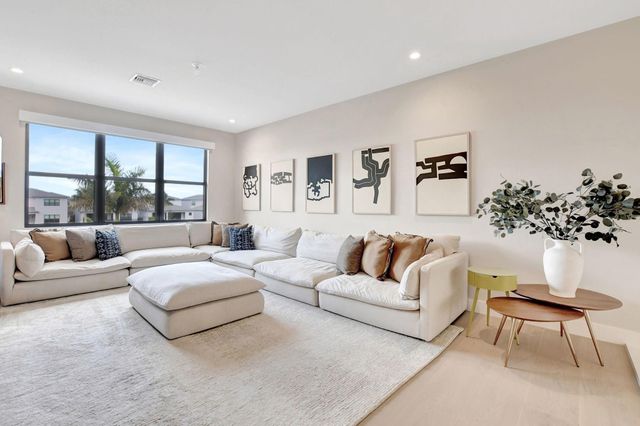 8289 Royal County Down Road, Boca Raton, FL 33434