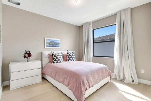 8289 Royal County Down Road, Boca Raton, FL 33434