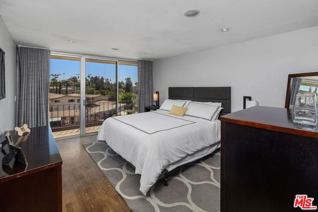 2260 N Cahuenga Boulevard 502, Los Angeles, CA 90068