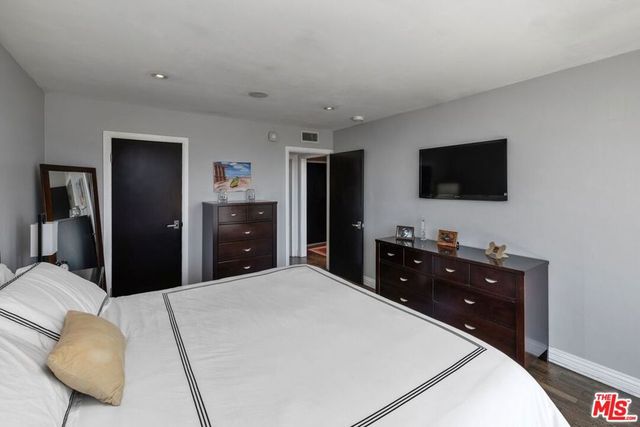 2260 N Cahuenga Boulevard 502, Los Angeles, CA 90068