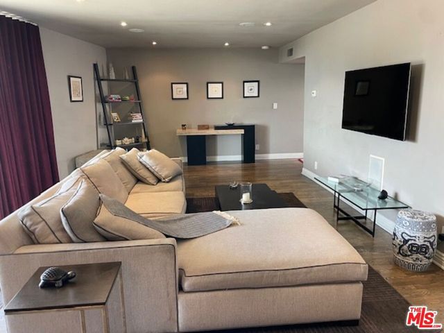 2260 N Cahuenga Boulevard 502, Los Angeles, CA 90068