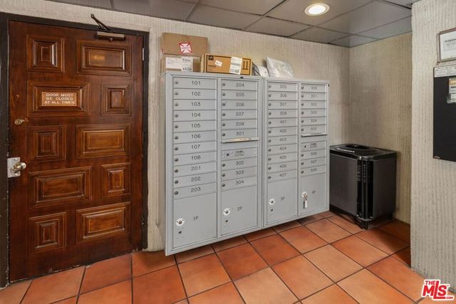 2260 N Cahuenga Boulevard 502, Los Angeles, CA 90068