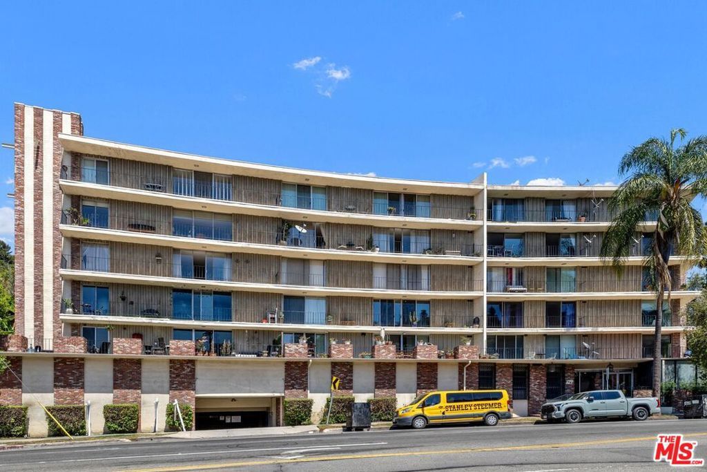 2260 N Cahuenga Boulevard 502, Los Angeles, CA 90068