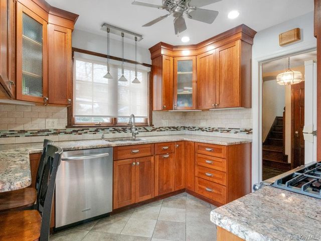 88 Stockbridge Road, Yonkers, NY 10710