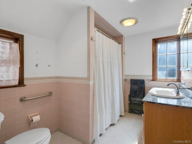 88 Stockbridge Road, Yonkers, NY 10710