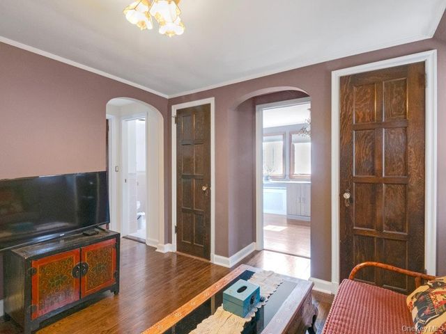 88 Stockbridge Road, Yonkers, NY 10710