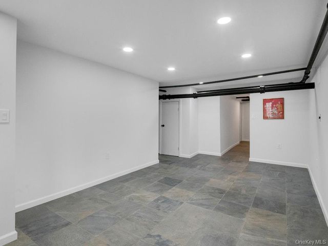 88 Stockbridge Road, Yonkers, NY 10710