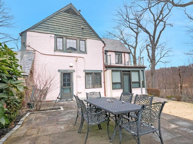 88 Stockbridge Road, Yonkers, NY 10710