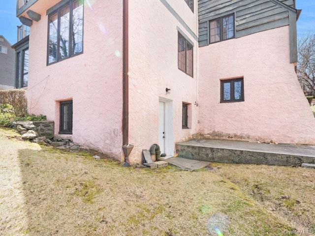 88 Stockbridge Road, Yonkers, NY 10710