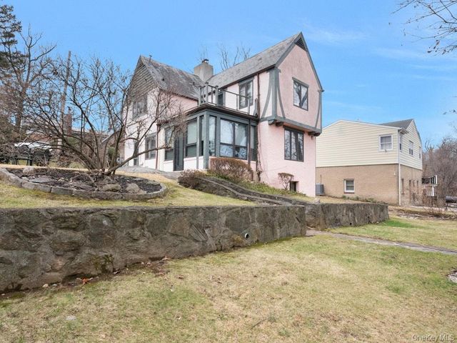 88 Stockbridge Road, Yonkers, NY 10710