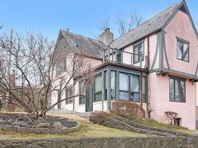88 Stockbridge Road, Yonkers, NY 10710