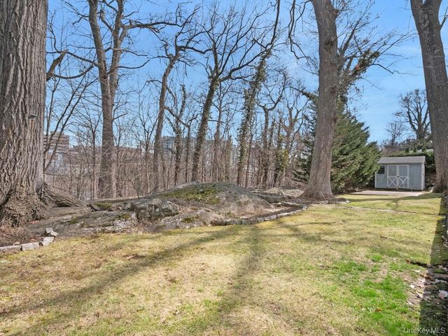 88 Stockbridge Road, Yonkers, NY 10710