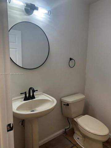 1200 NW 101st Ave, Plantation, FL 33322