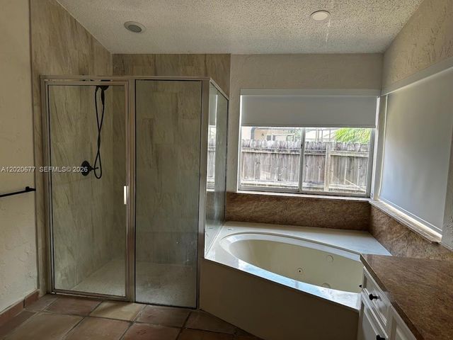 1200 NW 101st Ave, Plantation, FL 33322