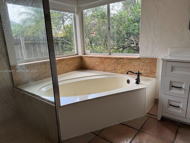 1200 NW 101st Ave, Plantation, FL 33322