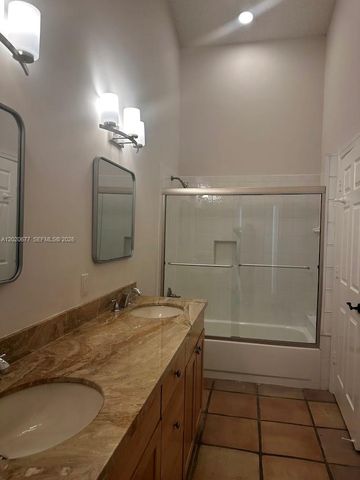 1200 NW 101st Ave, Plantation, FL 33322