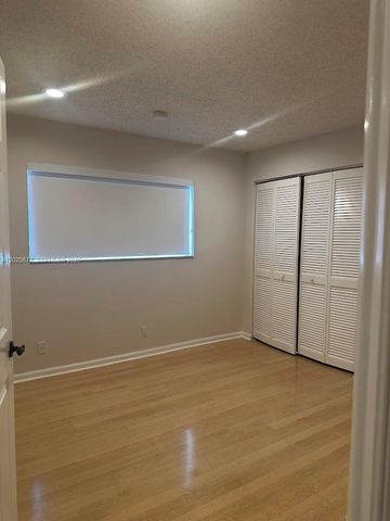 1200 NW 101st Ave, Plantation, FL 33322