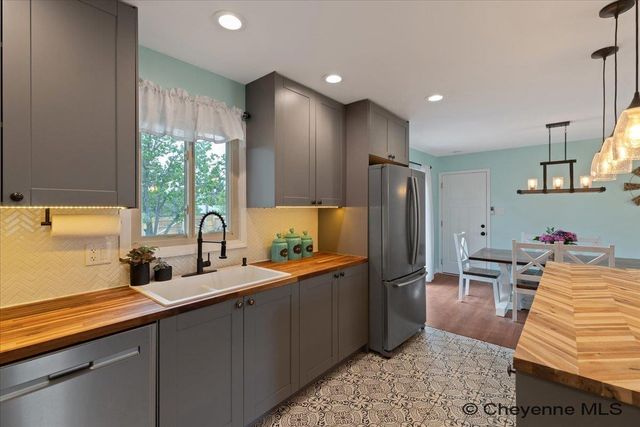 903 CUSTER ST, Cheyenne, WY 82009