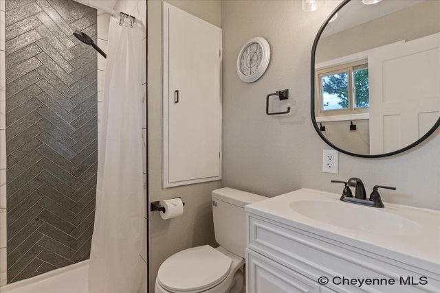 903 CUSTER ST, Cheyenne, WY 82009