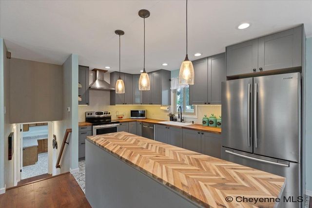 903 CUSTER ST, Cheyenne, WY 82009