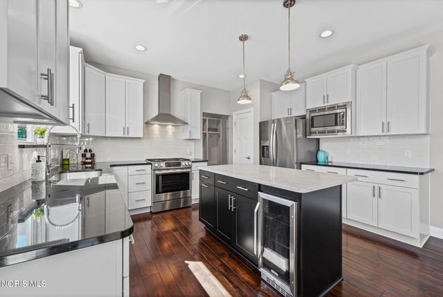 25366 Addington Court, Perrysburg, OH 43551