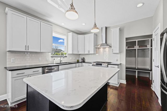 25366 Addington Court, Perrysburg, OH 43551