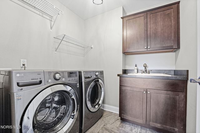 25366 Addington Court, Perrysburg, OH 43551