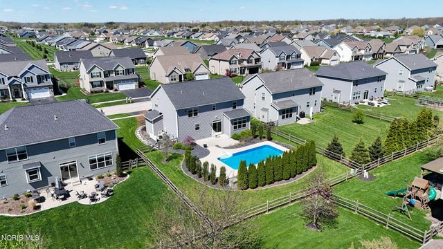 25366 Addington Court, Perrysburg, OH 43551