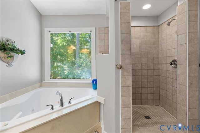 12706 Clearwater Dr, Midlothian, VA 23114